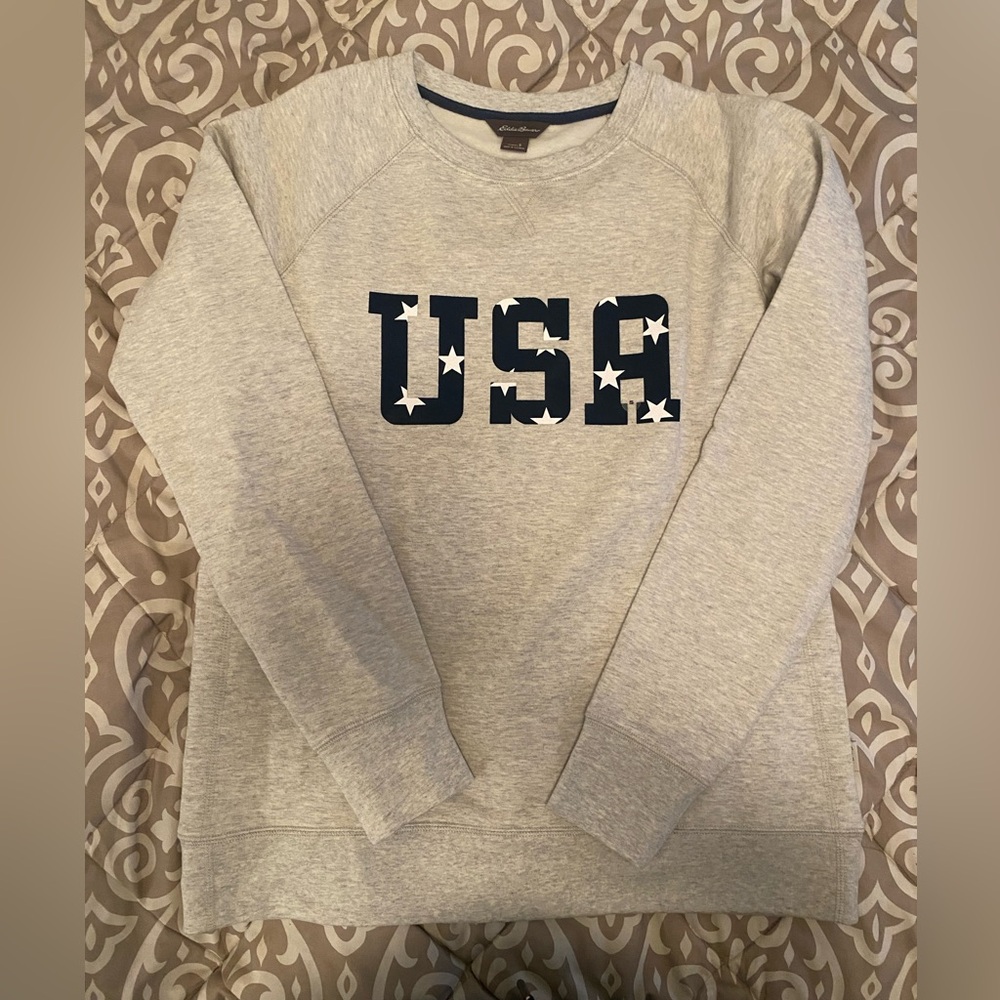 Size small, light heather gray Eddie Bauer Americana crewneck sweatshirt.